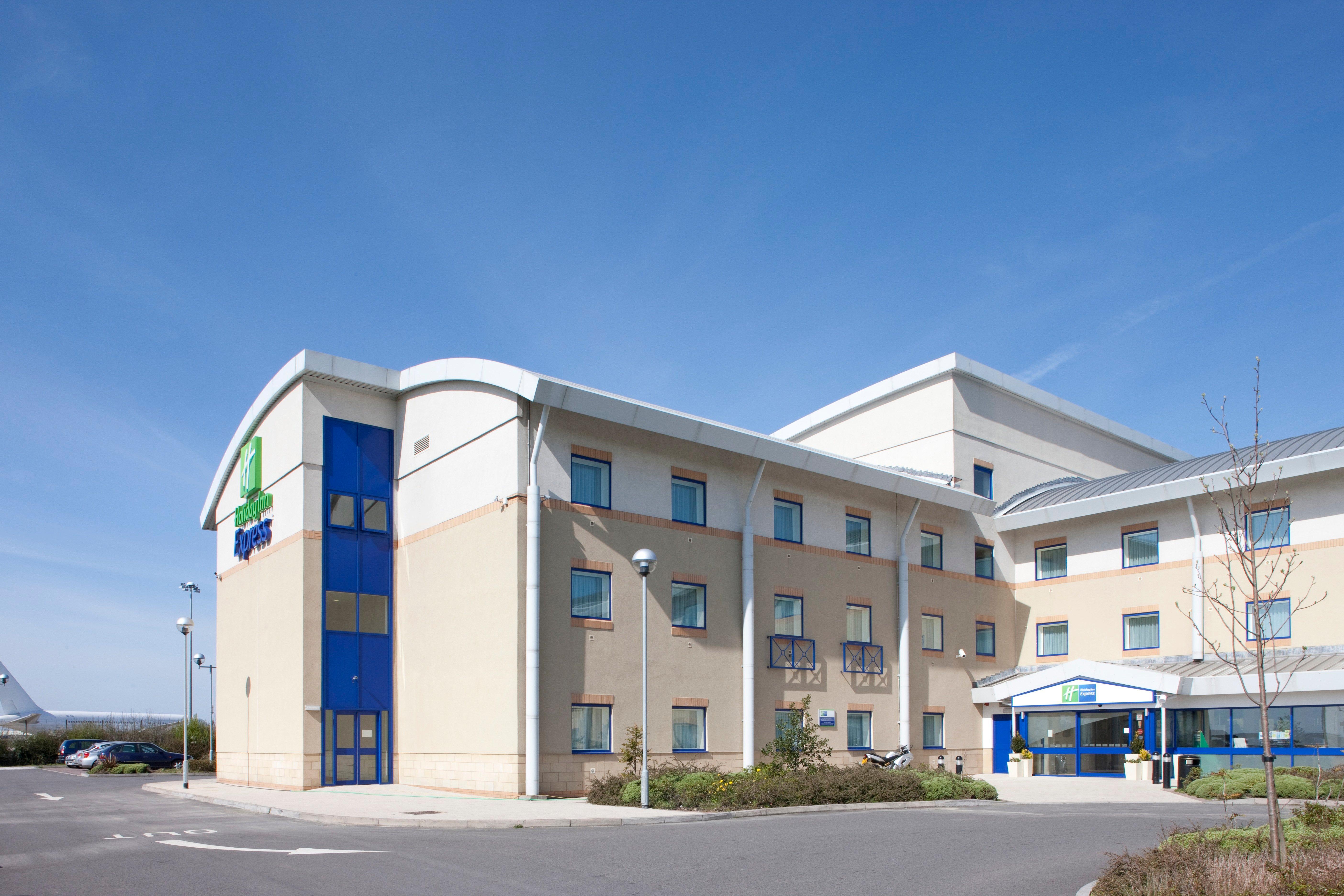 Holiday Inn Express Cardiff Airport, An Ihg Hotel Exterior foto